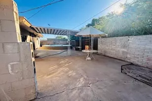 1910 North 25th Pl, Phoenix, AZ 85008 - Photo 17