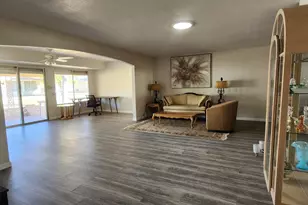 10338 W Kingswood Cir, Sun City, AZ 85351 - Photo 9