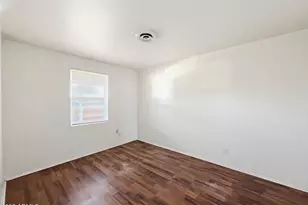 513 E Hatcher Rd, Phoenix, AZ 85020 - Photo 9