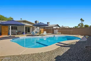 1905 E Gemini Dr, Tempe, AZ 85283 - Photo 31