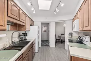 10973 W Coggins Dr, Sun City, AZ 85351 - Photo 15