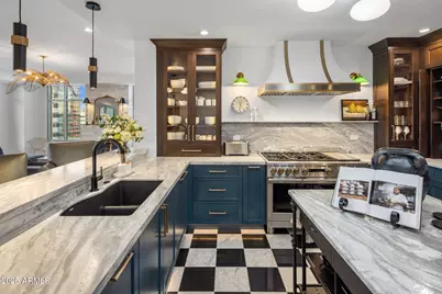 2211 E Camelback Road #902, Phoenix, AZ 85016 - Photo 13