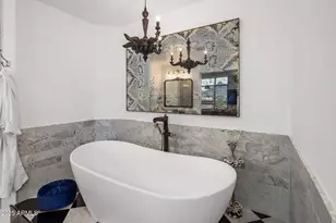 2211 E Camelback Rd, Phoenix, AZ 85016 - Photo 23