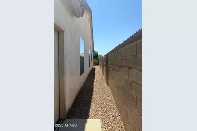 3075 W Dancer Lane, San Tan Valley, AZ 85144 - Photo 5