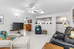 10448 W Tropicana Cir, Sun City, AZ 85351 - Photo 13