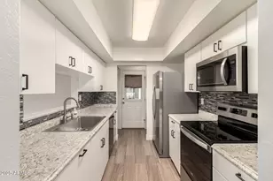 3136 N 38th St, Phoenix, AZ 85018 - Photo 19