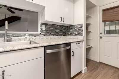 3136 N 38th Street #10, Phoenix, AZ 85018 - Photo 17