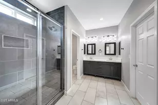 913 E Fremont Rd, Phoenix, AZ 85042 - Photo 35