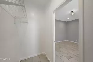 913 E Fremont Rd, Phoenix, AZ 85042 - Photo 29