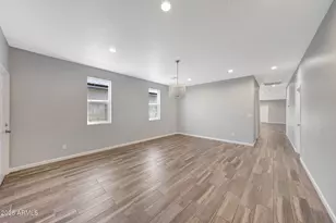 913 E Fremont Rd, Phoenix, AZ 85042 - Photo 9