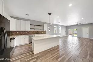 913 E Fremont Rd, Phoenix, AZ 85042 - Photo 13