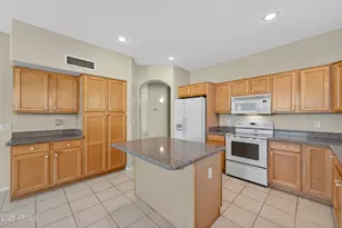 17731 N Becke Ln, Surprise, AZ 85374 - Photo 11