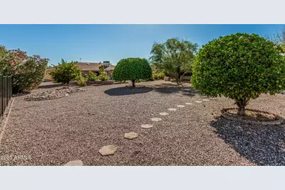 10129 W Pine Springs Drive, Sun City, AZ 85373 - Photo 33