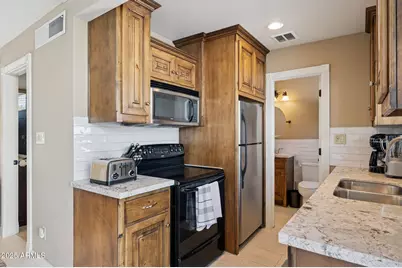 4208 N 38th Street #2, Phoenix, AZ 85018 - Photo 9