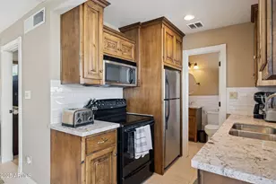 4208 N 38th St, Phoenix, AZ 85018 - Photo 9