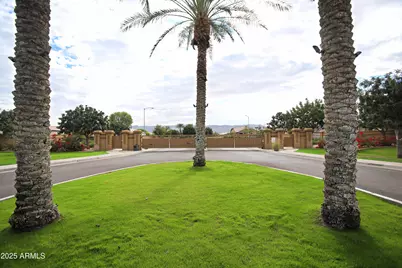 1709 E Grenadine Road, Phoenix, AZ 85040 - Photo 43