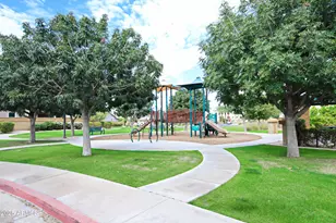 1709 E Grenadine Rd, Phoenix, AZ 85040 - Photo 37