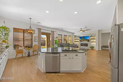 11917 W Villa Hermosa Lane, Sun City, AZ 85373 - Photo 13