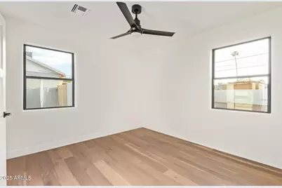 9042 N 3rd Avenue, Phoenix, AZ 85021 - Photo 33