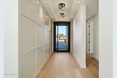 4234 N 42nd Place, Phoenix, AZ 85018 - Photo 3