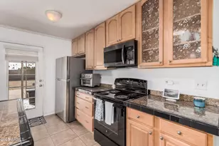 15406 N Bowling Green Dr, Sun City, AZ 85351 - Photo 11