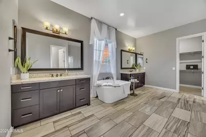 4254 E Valencia Drive, Phoenix, AZ 85042 - Photo 5