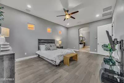 4254 E Valencia Drive, Phoenix, AZ 85042 - Photo 5