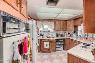 5858 W Minnezona Ave, Phoenix, AZ 85031 - Photo 9