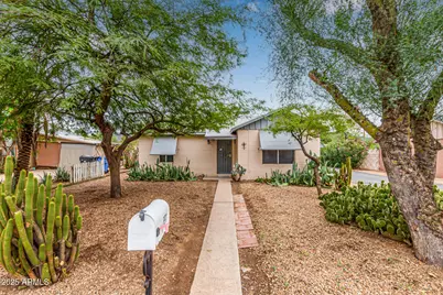 8911 N 10th Street, Phoenix, AZ 85020 - Photo 1