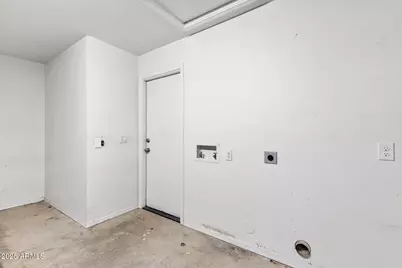 8658 E Capri Avenue, Mesa, AZ 85208 - Photo 33