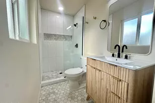 8202 E MacKenzie Dr, Scottsdale, AZ 85251 - Photo 33