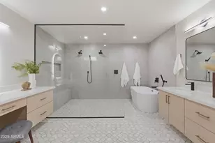 8202 E MacKenzie Dr, Scottsdale, AZ 85251 - Photo 29