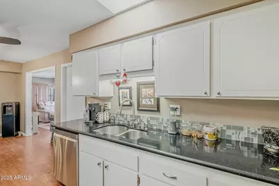 10010 W Royal Oak Road #R, Sun City, AZ 85351 - Photo 9