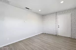 2515 S Palm Dr, Tempe, AZ 85282 - Photo 31