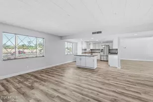 2515 S Palm Dr, Tempe, AZ 85282 - Photo 13