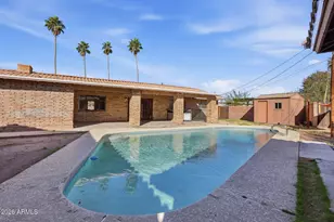 2515 S Palm Dr, Tempe, AZ 85282 - Photo 5