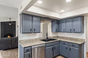 10320 W Hazelwood Ave, Phoenix, AZ 85037 - Photo 15