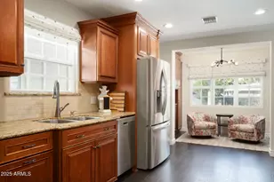 811 W Linger Ln, Phoenix, AZ 85021 - Photo 15