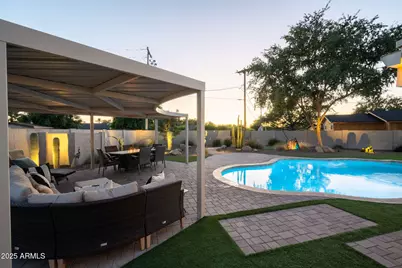 811 W Linger Lane, Phoenix, AZ 85021 - Photo 25