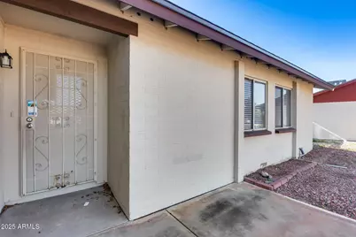 319 W Kristal Way, Phoenix, AZ 85027 - Photo 9