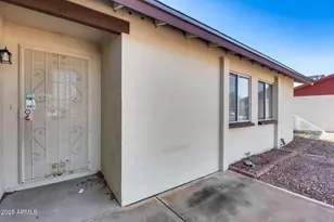 319 W Kristal Way, Phoenix, AZ 85027 - Photo 9