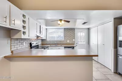 319 W Kristal Way, Phoenix, AZ 85027 - Photo 3