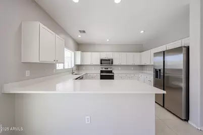 25847 W Miami Street, Buckeye, AZ 85326 - Photo 11