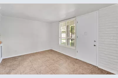 3737 E Turney Avenue #120, Phoenix, AZ 85018 - Photo 3