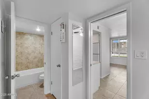 3737 E Turney Ave, Phoenix, AZ 85018 - Photo 15