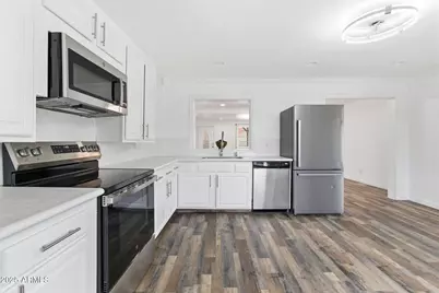 1929 E Union Hills Drive, Phoenix, AZ 85024 - Photo 9