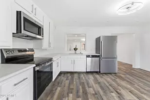 1929 E Union Hills Dr, Phoenix, AZ 85024 - Photo 9