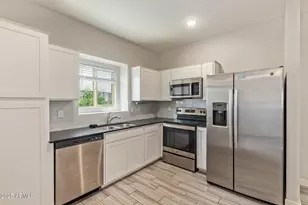 8242 N 22nd Dr, Phoenix, AZ 85021 - Photo 9