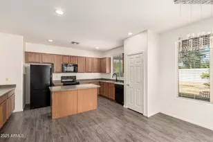 2106 E Aire Libre Ave, Phoenix, AZ 85022 - Photo 9