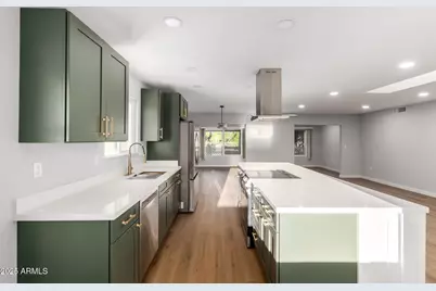 10210 W Charter Oak Drive, Sun City, AZ 85351 - Photo 11